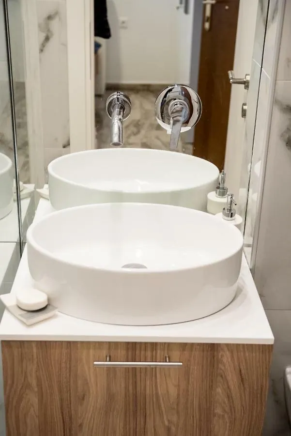 Leiland #Colony_White_Tower_Suite Thessaloniki Apartment